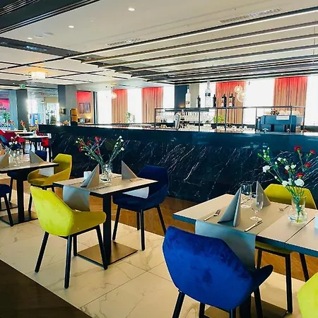 מלון Arche Krakowska 4*