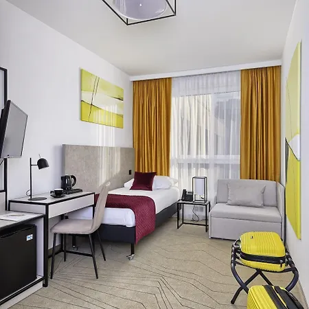 מלון Arche Krakowska 4*