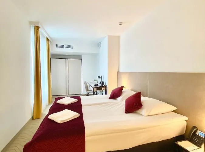 Hotel Arche Krakowska 4*