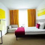 Arche Krakowska Warsaw